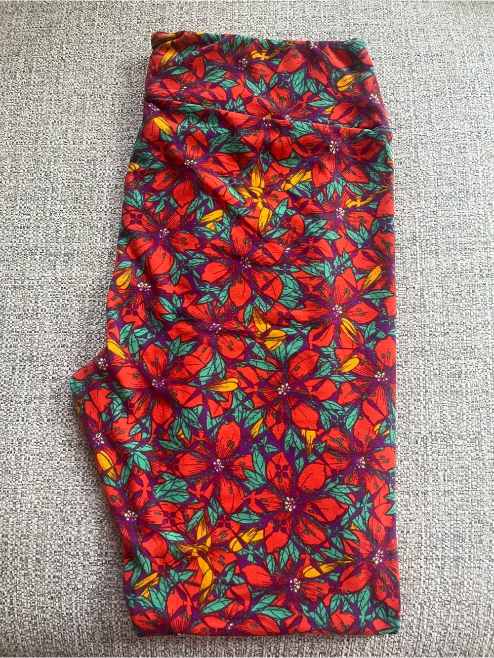 LuLaRoe TC Floral Stretch Leggings with Green Accents